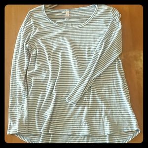 LuLaRoe Lynnae Long-sleeve